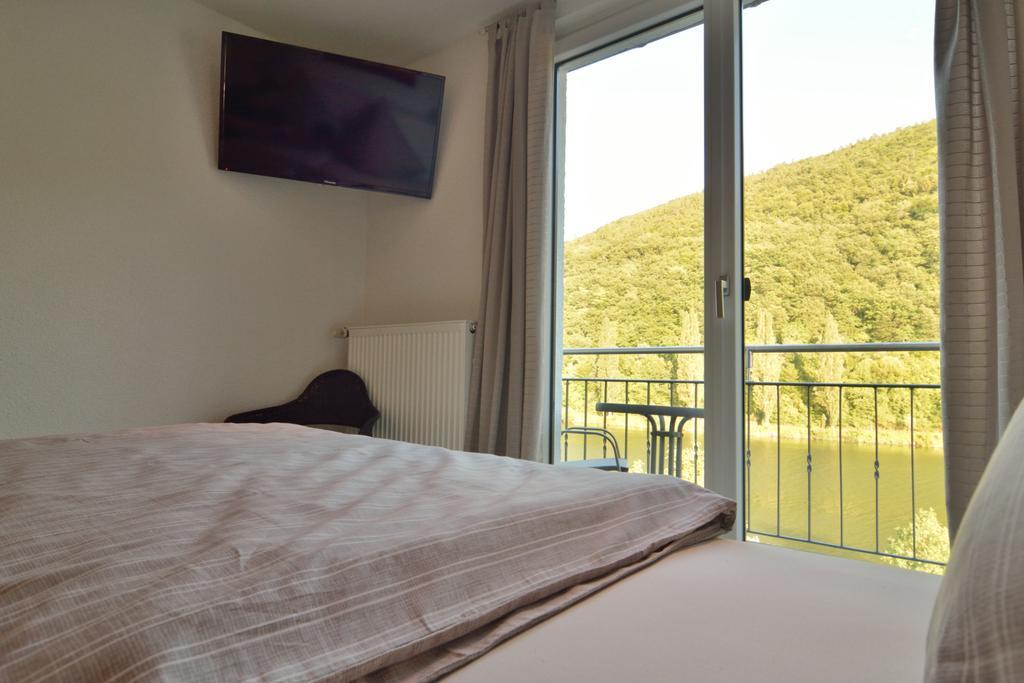 Апартаменты Haus Mosel Клоттен Номер фото